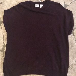Short sleeved sweater shirt